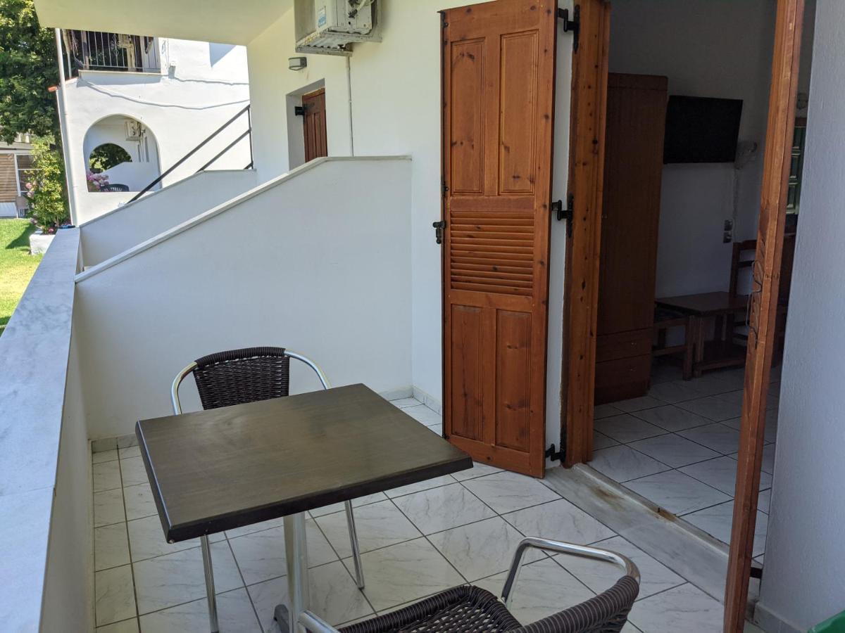 Dream House Apartment Agia Paraskevi  Bagian luar foto