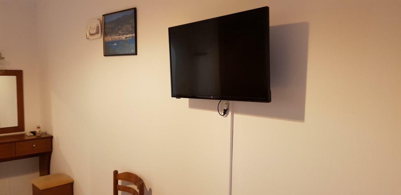 Dream House Apartment Agia Paraskevi  Bagian luar foto